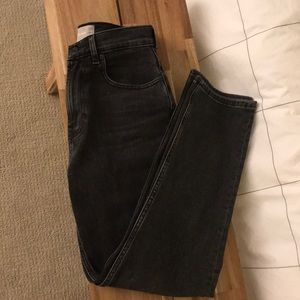Everlane Cheeky Straight Jean in Washed Black